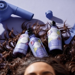 Loccitane Au Bresil Shampoo Cabeleira Cacheada Maracuja 300ml - Pequi Perfumes