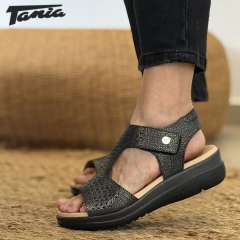 Sandalia Amely Negra Peltre