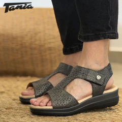 Sandalia Amely Negra Peltre - comprar online