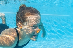 Set Protección Tapones Para Oídos + Clip Nasal - Bestway. - Crawling