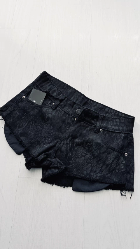 Short jeans print black tiro bajo 25614 - comprar online
