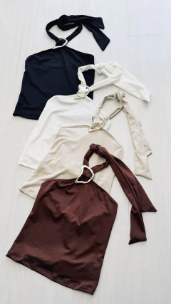 Top microfibra con accesorio cuello en internet