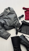 Campera eco cuero gris vintage con cinturón 20%off transferencia