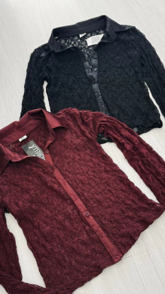 Camisa de encaje con cuello seda en internet