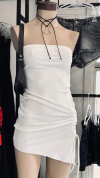 Vestido strapless microfibra con frunce lateral 20% off transferencia
