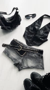 Short grey tiro bajo con strass 20%off transferencia