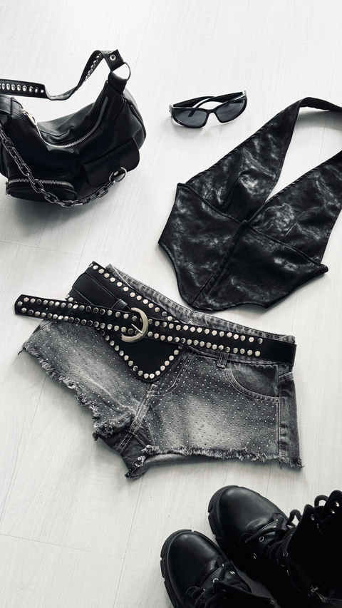 Short grey tiro bajo con strass 20%off transferencia