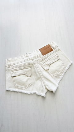 25564 SHORT TIRO BAJO OFF WHITE CONTRATONO