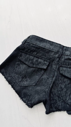 Short jeans print black tiro bajo 25614 - tienda online