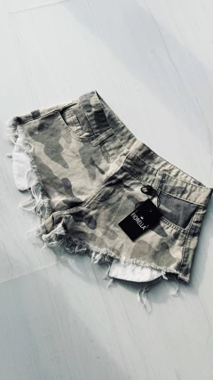 Short jeans camuflado