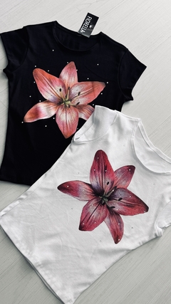 Remera flor con strass 20%off transferencia - comprar online