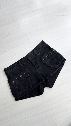 Micro short jeans tiro bajo black metallic con tachitas 20%off transferencia