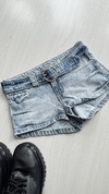 Short jeans tiro bajo con cinturón bolsillos tapita 20%off transferencia
