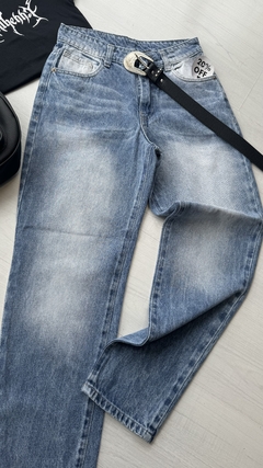 Jeans mom 20% off pagando con transferencia - comprar online
