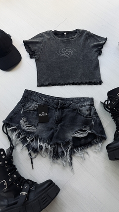 Short gris tiro bajo roturas blancas 20 % off transferencia - comprar online