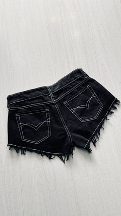 Short jeans black pespunte tiro bajo - comprar online