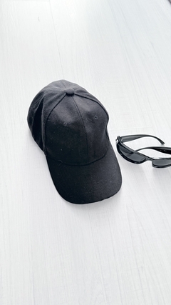 Cap basic negra