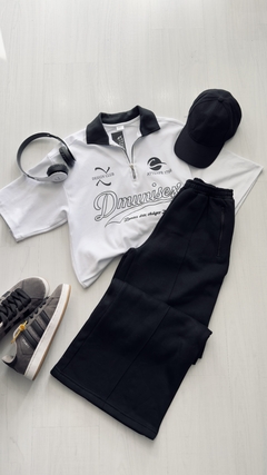 Remera con cierre y cuello chomba 20%off transferencia - comprar online