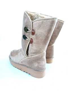 Pantubota de gamuza con botones (860) en internet