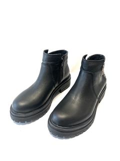 Bota de cuero con tachas Penelope (1296) en internet