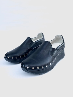 Pancha de cuero con tachas Barbieri (16-26) - comprar online