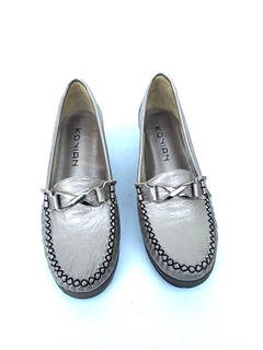Mocasín de cuero con estribo Kalel (1916) en internet