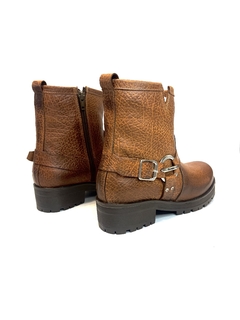 Bota de cuero detalle de hebilla Gravagna (2521) - Calzados Miguel Angel - Zapatos de cuero