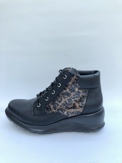 Bota acordonada de cuero Madero (9003M)
