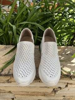 Zapatilla de cuero con elásticos Keady (3830) - Calzados Miguel Angel - Zapatos de cuero