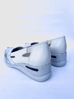 Zapato de cuero calado Penelope (2045) - Calzados Miguel Angel - Zapatos de cuero