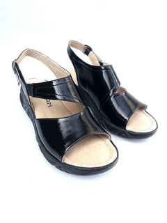 Sandalia de cuero charol Kalel (308)