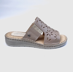 Chinela de cuero calada Cavatini (58-1267) - comprar online