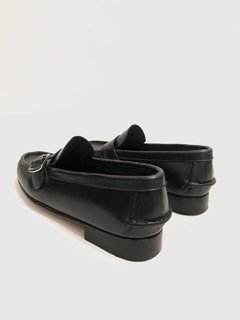 Mocasín de cuero con hebilla Fer (700) en internet
