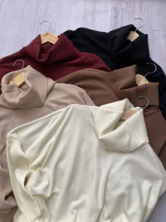 Poleron Rex en internet