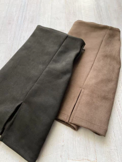 Falda Leo en internet