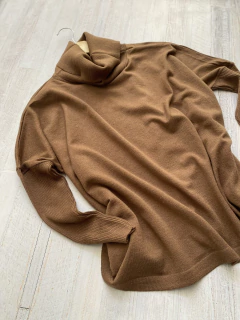 Imagen de Poleron Rex