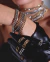 Pulseira Rock Lovers Claudia Arbex Ouro Vintage na internet
