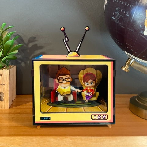 Televisor (Box TV) Up - Carl y Ellie