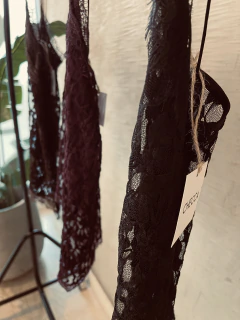 MUSCULOSA LENCERA DE ENCAJE