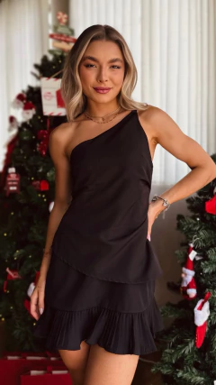 VESTIDO CURTO ALÇA ÚNICA na internet