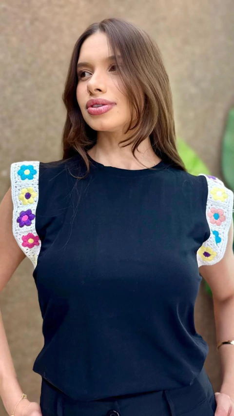 BLUSA FLORES YARA - comprar online