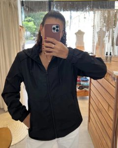 Corta-Vento Liso Preto na internet