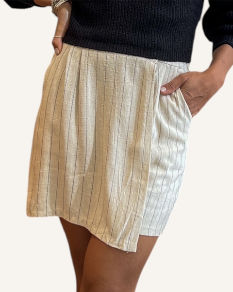 Short Saia Linho Risca de Giz - comprar online