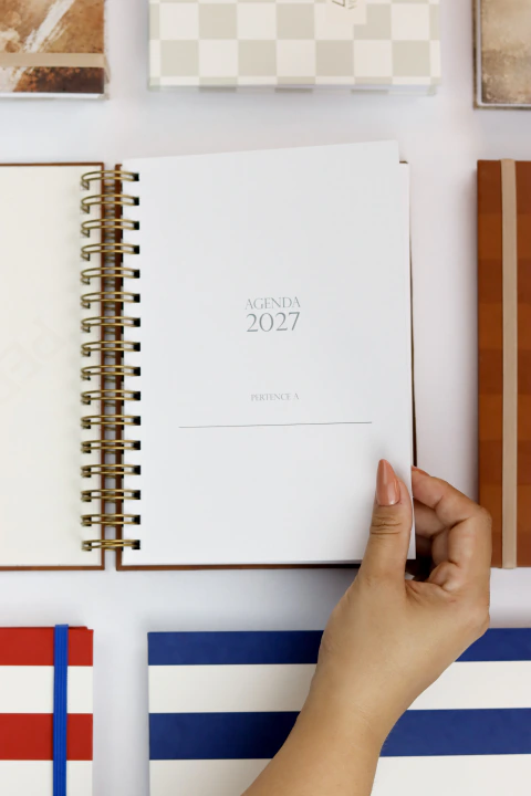 MIOLO DE AGENDA 2027 SEM FURO A5 - COM 185 FOLHAS 75G 1 DIA P PAGINA