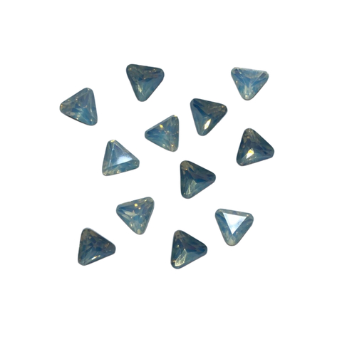 Piedra Resina Triangulo blanco opal x 10u