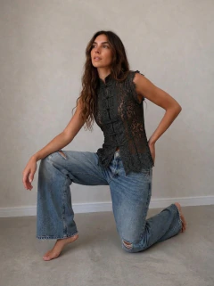 Blusa de Encaje con Alamares - comprar online