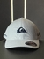 Boné quiksilver letreiro ( branco/azul )