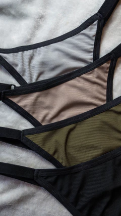 Less Alma Gris en internet