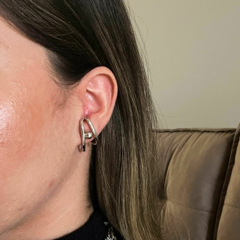 Ear hook folheado Flávia prata