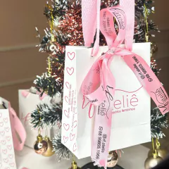 Sacola de presente na internet